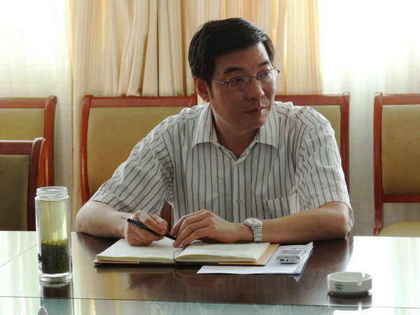 王浩副校长主持会议